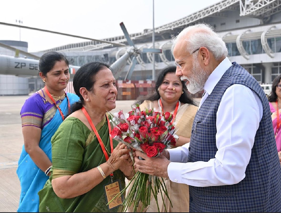 You are currently viewing श्री छतीसगढ़ लोहाणा महिला मंडल द्वारा समस्त गुजराती समाज की महिलाओं की तरफ़ से प्रधानमंत्री माननीय नरेंद्र मोदी जी का आत्मीय स्वागत
