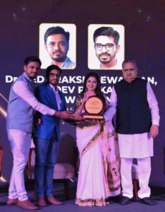 Read more about the article चिकित्सा क्षेत्र में उत्कृष्ट योगदान के लिए डॉ. वेदप्रकाश एवं डॉ. देवप्रकाश देवांगन को डॉक्टर प्राइड अवार्ड से सम्मानित