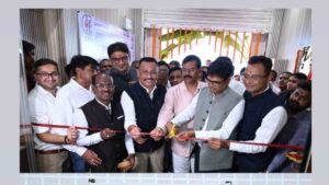 Read more about the article आधुनिक सुविधाओं से लैस फेडरेशन हॉल का मंत्री ओपी चौधरी ने किया लोकार्पण, कहा – उद्यमी एवं व्यापारियों की हर संभव मदद करेगी सरकार