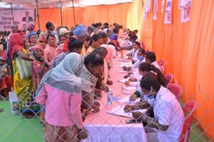 जशपुर जिले के बगीचा में जिंदल फाउंडेशन का विशाल निःशुल्क स्वास्थ्य जांच शिविर, मुख्यमंत्री विष्णुदेव साय ने किया शुभारंभ IMG 20260115 WA0096