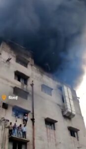 Read more about the article भिलाई स्टील प्लांट में भीषण हादसा: टर्बाइन यूनिट में आग, 10 कर्मचारी घायल 