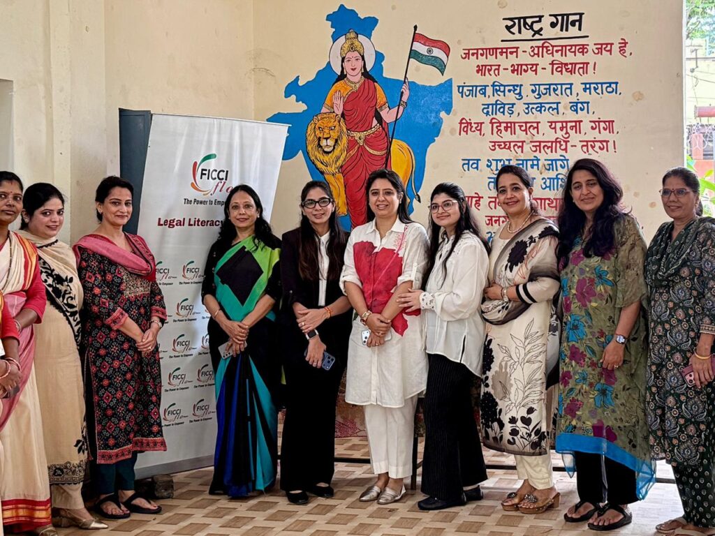 फिक्की फ्लो समिति ने पुरैना शासकीय स्कूल की छात्राओं को पोक्सो एवं साइबर सुरक्षा के प्रति किया जागरूक